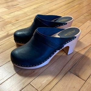 Like New Swedish Hasbeens “Classic Slip In” Clogs